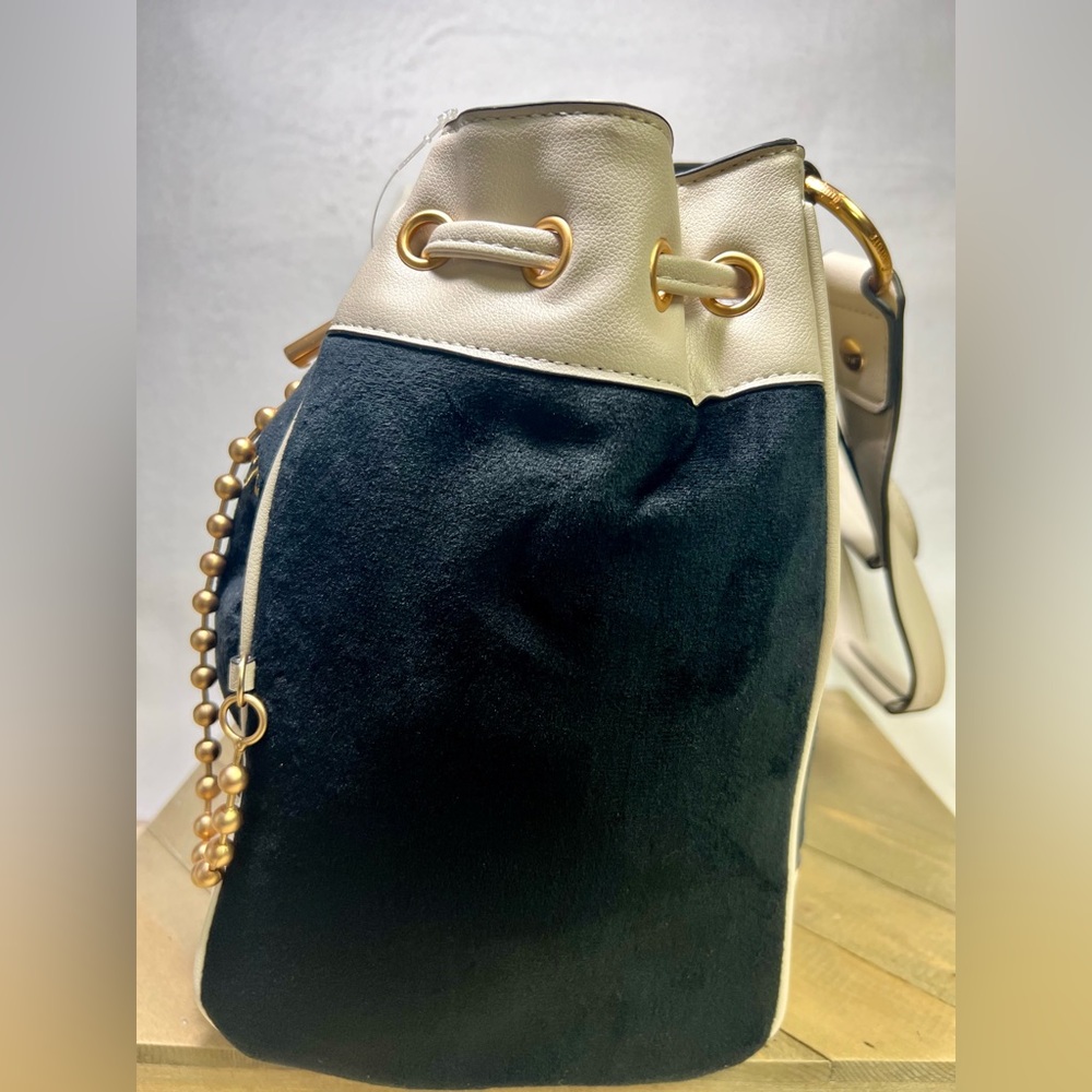 Juicy Couture Key to Juicy Daydreamer with matching wallet!! - Picture 5 of 16